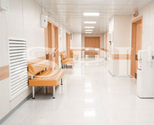 Двери в Major Clinic на Международной